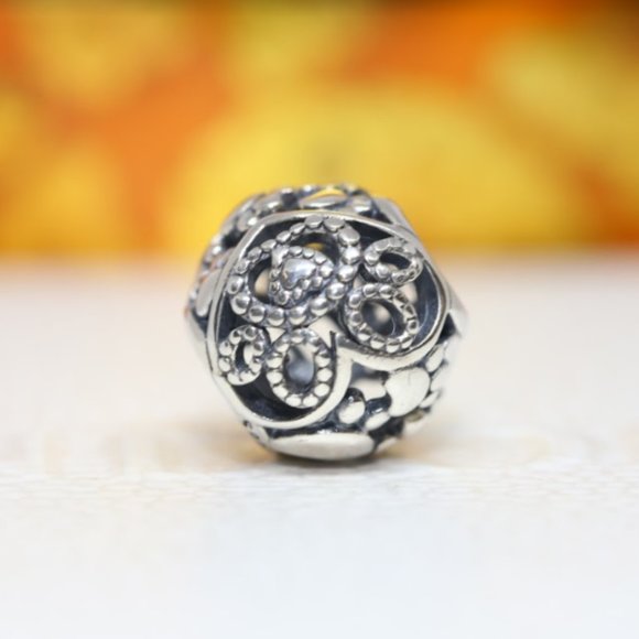 PANDORA Fur Baby Hearts & Paw Prints Charm 792248C00 - Picture 3 of 5